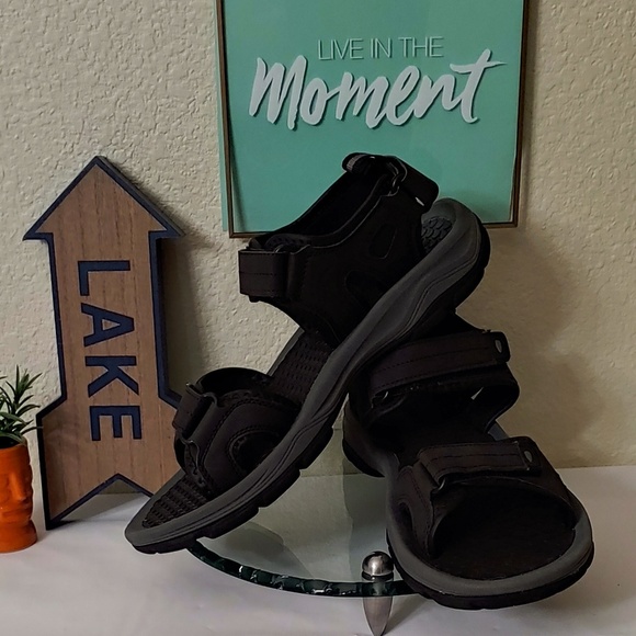 khombu barracuda sandals